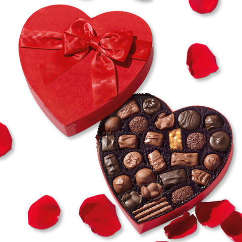 Classic Red Heart Assorted Chocolates - Surtido de Chocolates Corazón Rojo Clásico